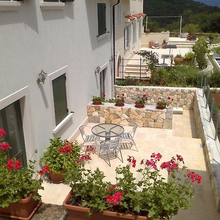 Apartments Villa Ina Brseč Exteriör bild